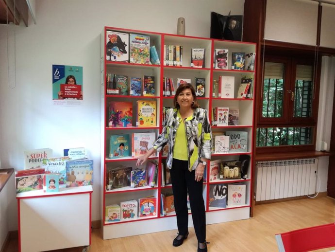Victoria Soto en su visita a la Biblioteca de Campo Grande