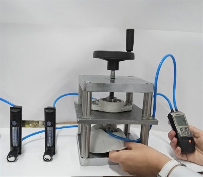 Ensayo mascarillas en el Centro Tecnológico del calzado