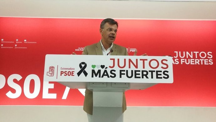 El portavoz del PSOE en Extremadura, Juan Antonio González, en rueda de prensa telemática