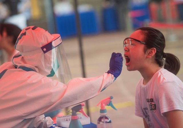 Prueba PCR en Wuhan, China
