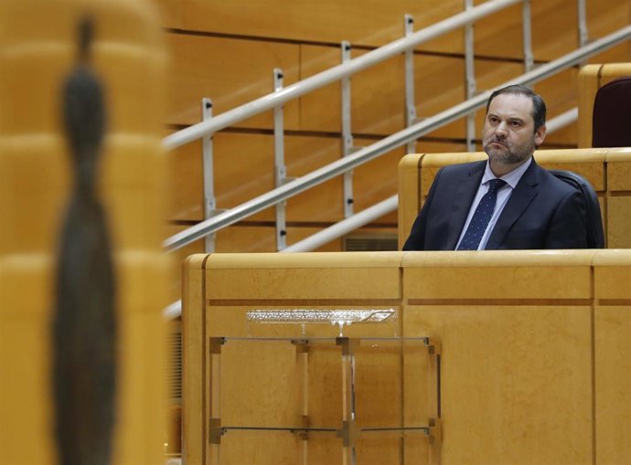 El ministro de Transportes, Movilidad y Agenda Urbana, José Luis Ábalos, durante la sesión de control al Gobierno en el Senado. En Madrid, (España), a 5 de mayo de 2020.