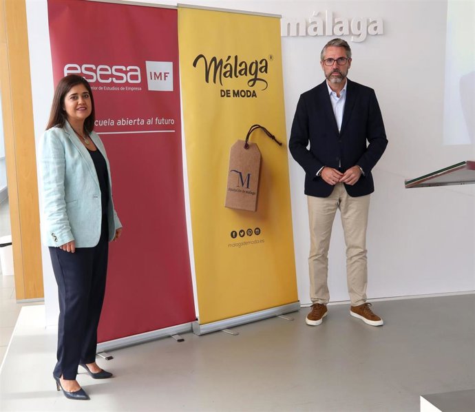 Belén Jurado, directora de Esesa, y Juan Carlos Maldonado, vicepresidente primero de la Diputación y responsable de Málaga de Moda