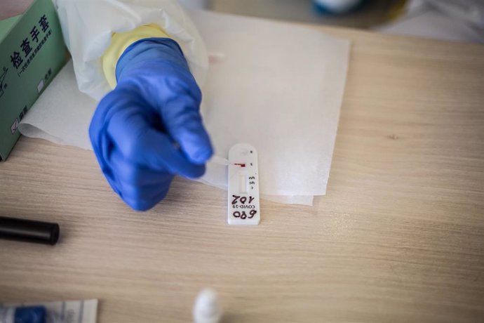 Placa de test rápido sobre coronavirus