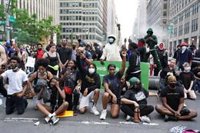 Las autoridades en EEUU temen un aumento de contagios por las protestas por George Floyd