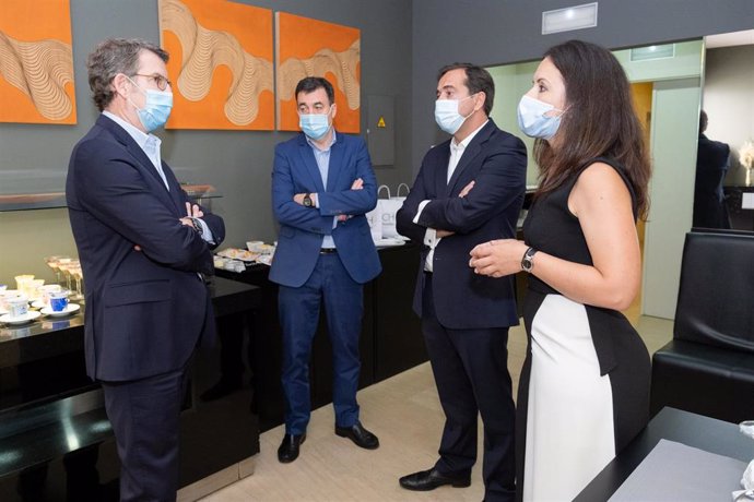 Imagen de la visita del presidente gallego