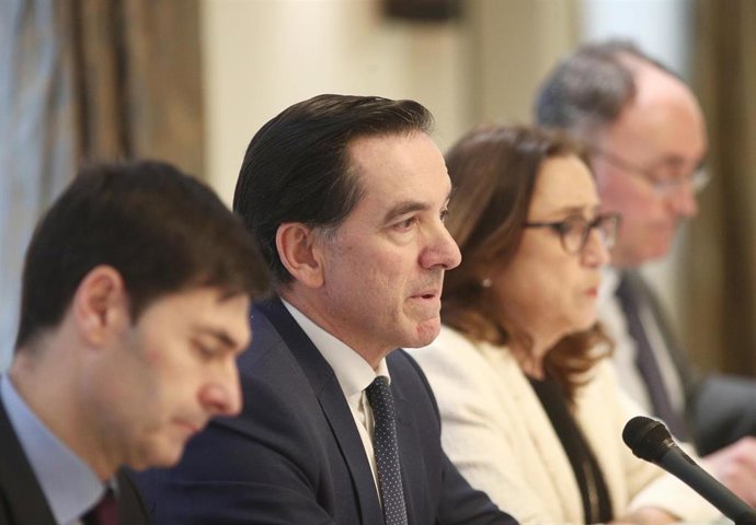 El presidente de Inverco, Ángel Martínez-Aldamam durante la presentación de las previsiones para los fondos y planes de pensiones para 2020 de la patronal Inverco, en Madrid (España), a 12 de febrero de 2020.