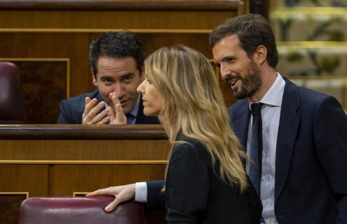  El secretario general del Partido Popular, Teodoro García Egea; la portavoz del Grupo Popular en el Congreso de los Diputados, Cayetana Álvarez de Toledo; y el presidente del PP, Pablo Casado. En Madrid (España), a 27 de mayo de 2020.