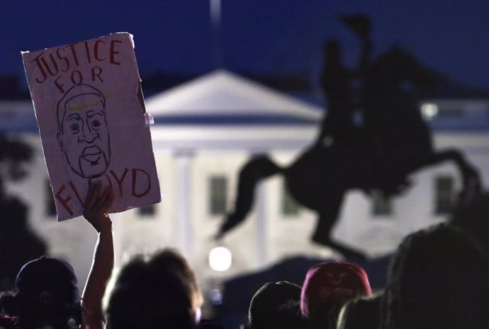 Manifestación por la muerte de George Floyd delante de la Casa Blanca
