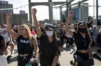 El gobernador de Minesota prorroga dos días el toque de queda y anuncia para el martes el funeral de George Floyd