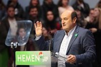 Ortuzar pide a Otegi que "se faje" con "su entorno de díscolos" y condene los ataques a las sedes de partidos