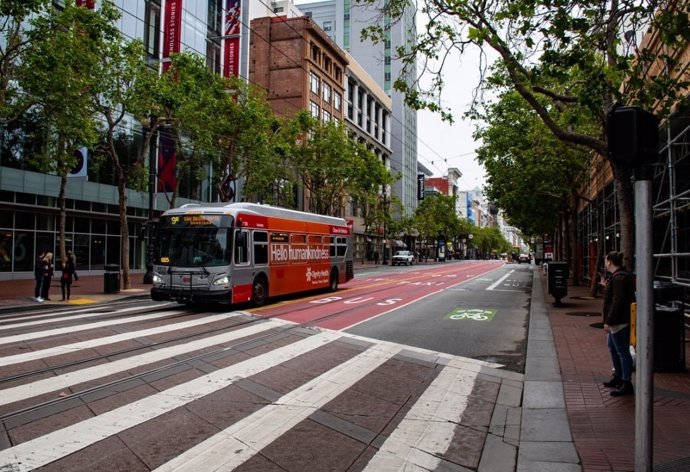 Expertos en movilidad apuestan por el incremento del espacio para peatones y por el transporte público como medidas sostenibles y reductoras de desigualdades