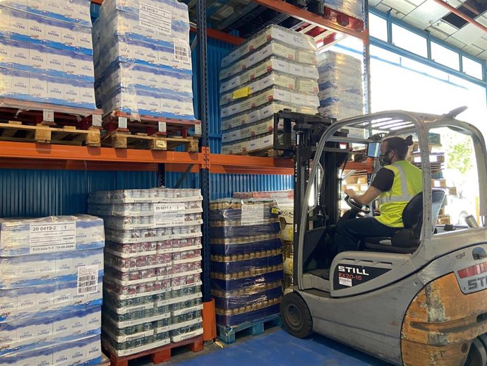 Endesa ayuda al Banco de Alimentos de Badajoz en la adquisición de 25.000 kilos de alimentos no perecederos