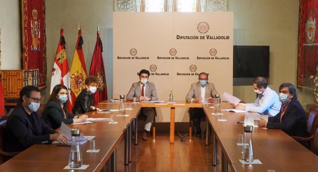 Reunión de los grupos y el equipo de Gobierno en la Diputación de Valladolid.