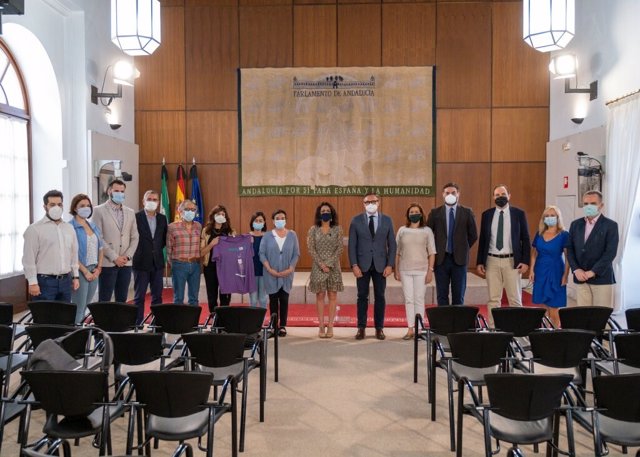 El Parlamento de Andalucía se suma a la causa de la atención integral de las personas que sufren trastornos alimentarios