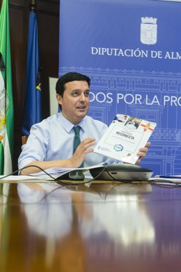 El presidente de la Diputación de Almería, Javier Aureliano García