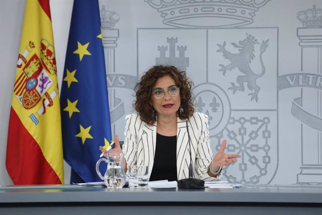 La ministra portavoz y de Hacienda, María Jesús Montero, comparece en la rueda de prensa posterior al Consejo de Ministros utilizada para informar sobre novedades en la crisis del Covid-19, en Madrid (España), a 2 de junio de 2020.