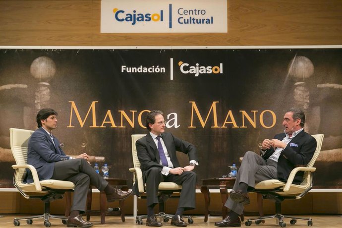 La Fundacion Cajasol recupera de forma virtual históricos encuentros de los 'Mano a mano'