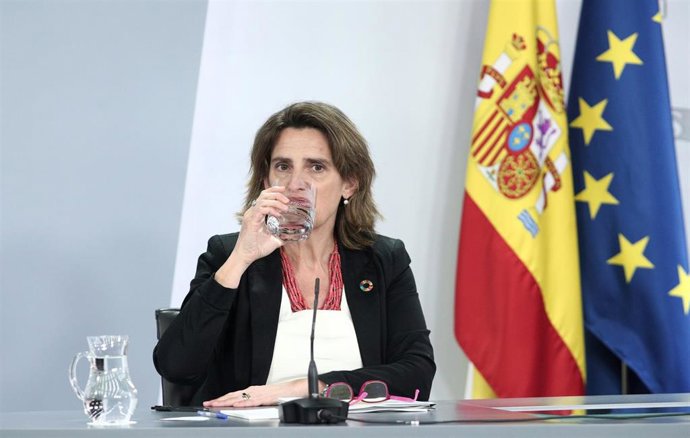 La vicepresidenta para la Transición Ecológica, Teresa Ribera, minutos antes de la comparecencia en rueda de prensa posterior al Consejo de Ministros en Moncloa para informar sobre novedades en la crisis del Covid-19, en Madrid (España), a 2 de junio de