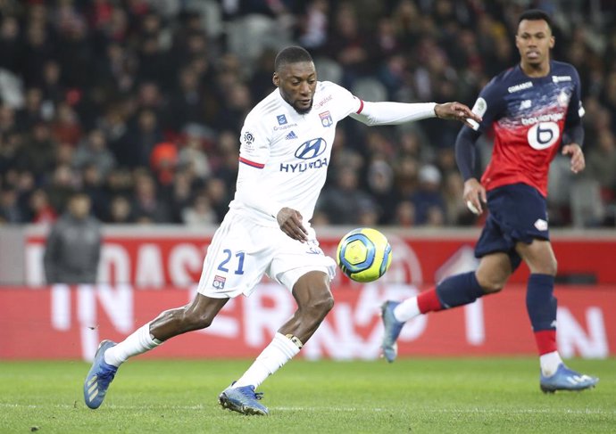 Fútbol.- El Olympique de Lyon ejerce la opción de compra sobre Toko Ekambi