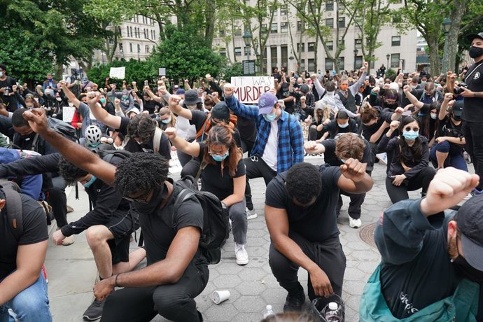 EEUU.- Dos tercios de las personas a las que la Policía de Mineápolis ha bloquea
