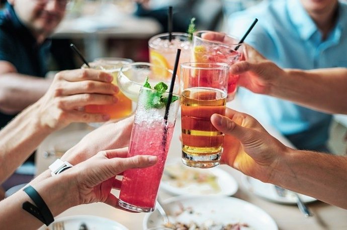 El estrógeno podrían hacer que el alcohol resulte más gratificante para las muje