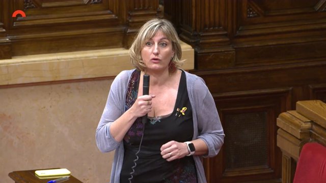 La consellera de la Generalitat Alba Vergés en el ple del Parlament del 3 de juny.