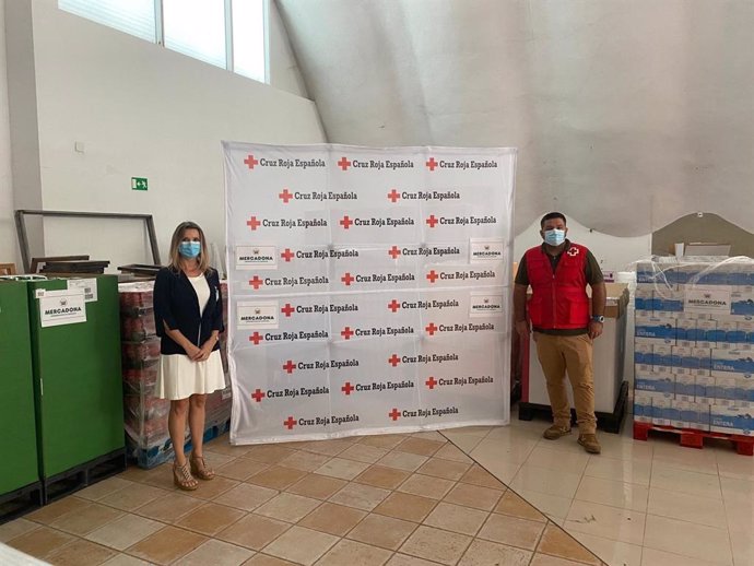 Mercadona dona productos de primera necesidad a Cruz Roja Extremadura
