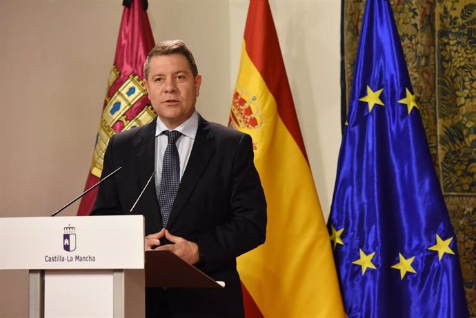 Emiliano García-Page en la firma del acuerdo de PSOE y Ciudadanos