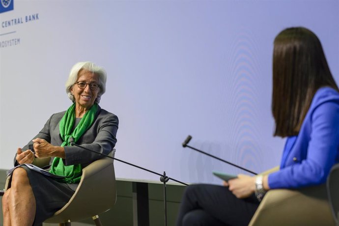 HANDOUT - 27 May 2020, Frankfurt: Christine Lagarde (L), President of the European Central Bank (ECB), speaks during an online Youth Dialogue for the European Youth Event 2020. Photo: -/European Central Bank/dpa - ATTENTION: editorial use only and only 