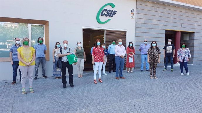 Concentración ante la sede de CSIF Córdoba en repulsa por la agresión a un médico de Familia.