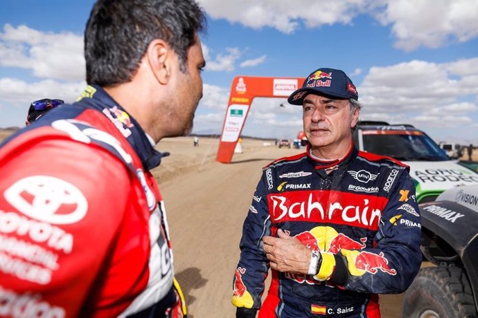 Carlos Sainz tras una etapa del Rally Dakar 2020