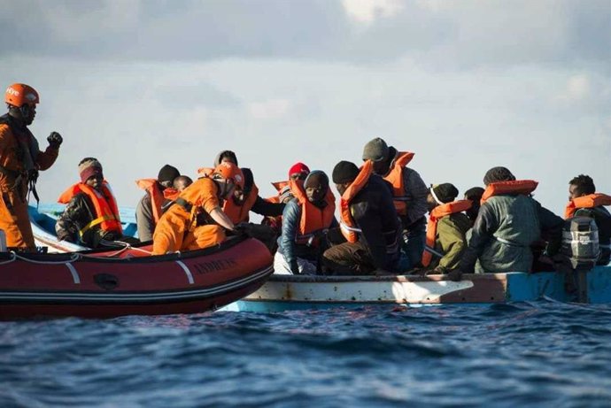 Imagen de archivo de rescate de migrantes en el Mediterráneo.