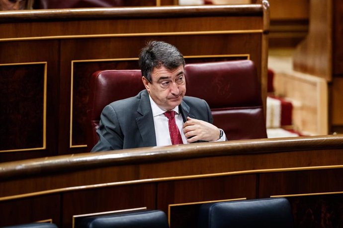 El portavoz del Partido Nacionalista Vasco en el Congreso de los Diputados, Aitor Esteban, durante la sesión del Congreso