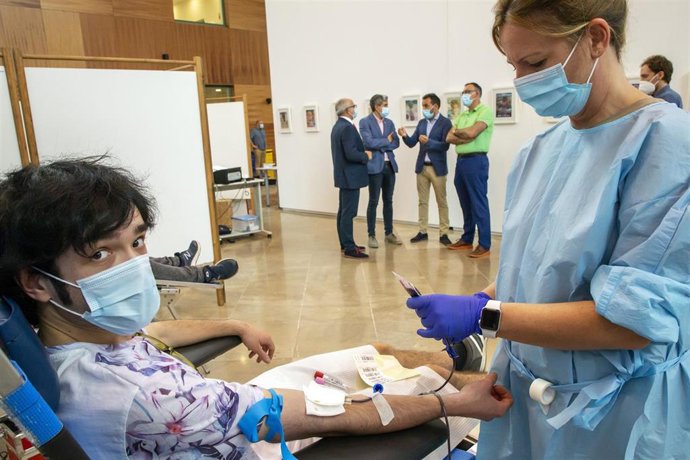 Donación de sangre en la Biblioteca Central de Cantabria