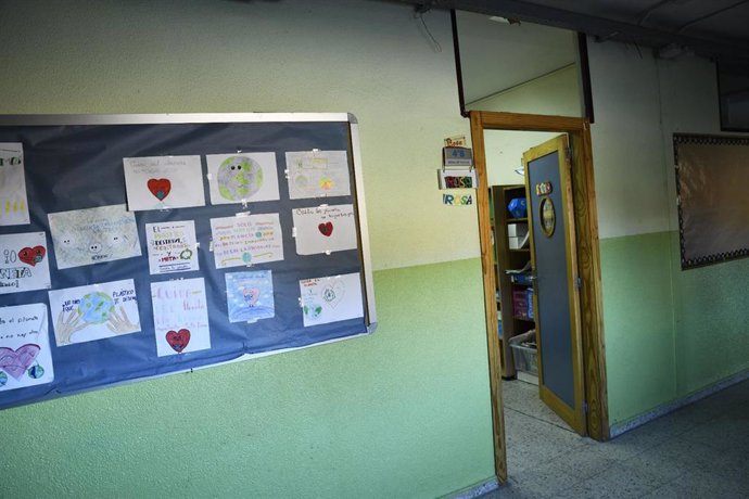 Puerta de un aula del Colegio de Educación Infantil y Primaria, foto de archivo