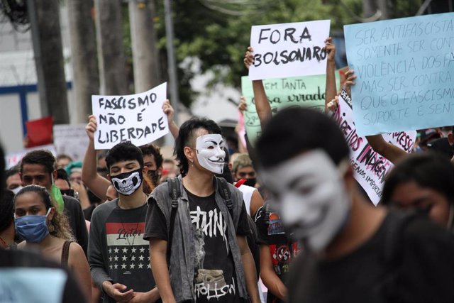 Manifestación en contra del presidente de BRasil, Jair Bolsonaro, en las calles de Manaos.