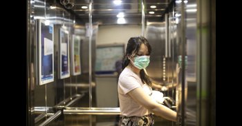 Cómo evitar el contagio de COVID-19 al salir a la calle, en el ascensor, en el trabajo...