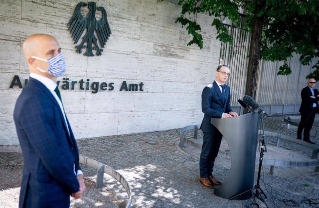 Heiko Maas en una rueda de prensa ante la sede del Ministerio de Asuntos Exteriores alemán