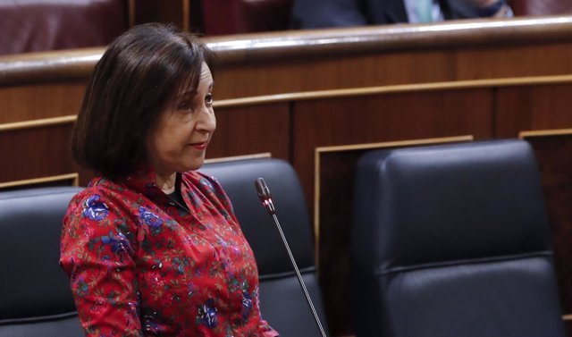 La ministra de Defensa, Margarita Robles, durante su intervención este miércoles en la sesión de Control al Ejecutivo que se celebra en el Congreso, en Madrid (España), a 13 de mayo de 2020.