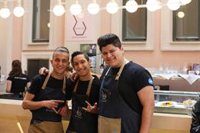 Jóvenes en riesgo de exclusión de La Quinta Cocina preparan 1.000 menús diarios para familias vulnerables