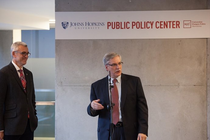 Jaume Casals, rector de la UPF, i Michael Klag, deg emrit de la Johns Hopkins Bloomberg School of Public Health, durant l'acte d'inauguració del Centre, l'any 2014