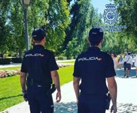 Detenido acusado de lanzar un cubo de orina y amenazar con un cuchillo a tres excursionistas en Granada