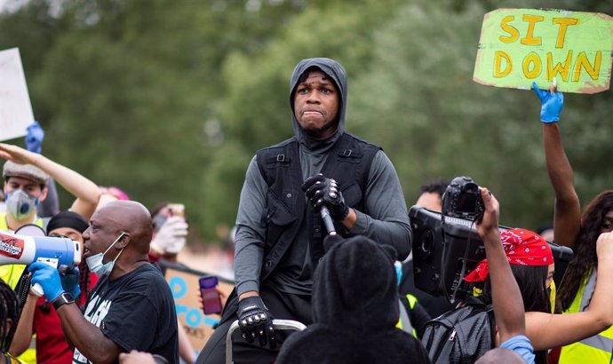 John Boyega Speaks To The Crowd During A Black Lives Matter Protest In Hyde Park (Londres)