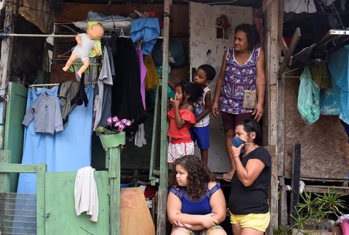 Residentes de una favela de Río de Janeiro.