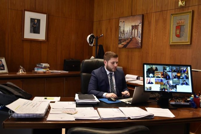 El consejero de Fomento de C-LM en la reunión de la sectorial de Vivienda.