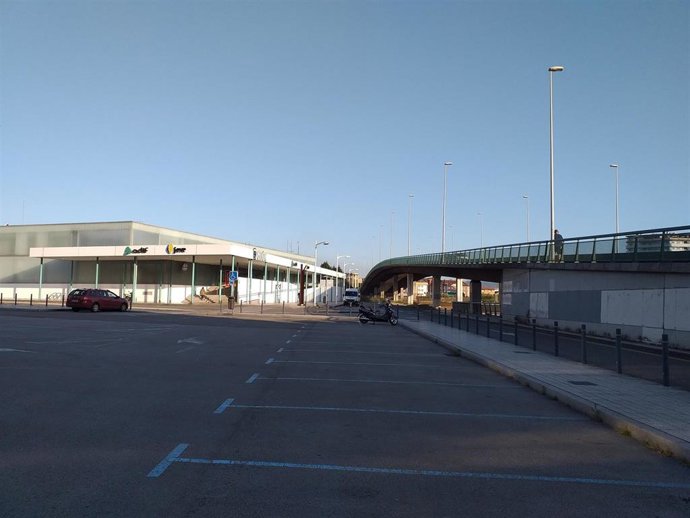 Estación de tren y viaducto de Carlos Marx, en Gijón