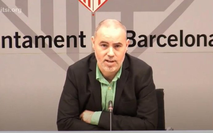 El concejal de Emergencia Climática y Transición Ecológica de Barcleona, Eloi Badia, en una rueda de prensa telemática.