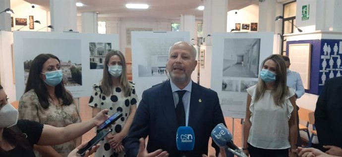 El consejero de Educación, Javier Imbroda, en Huelva.