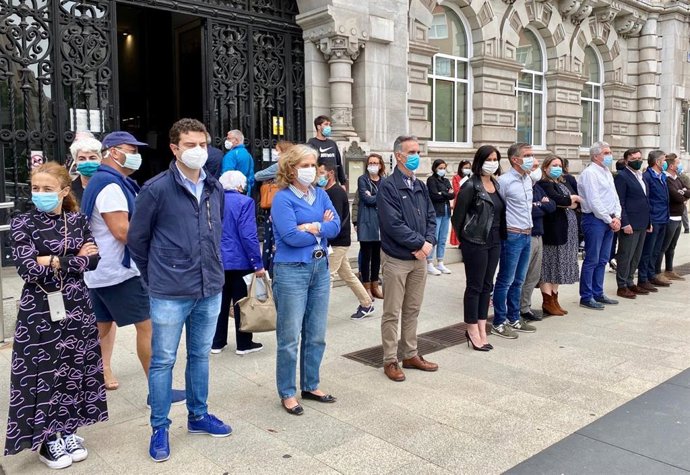 Minuto de silencio en Santander por las víctimas del COVID-19