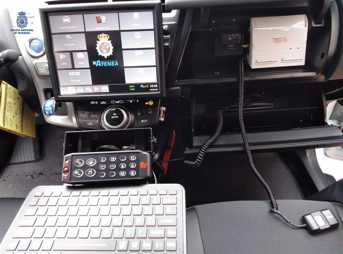 Equipamiento tecnológico de los nuevos coches patrulla de la Policía Nacional en Extremadura.
